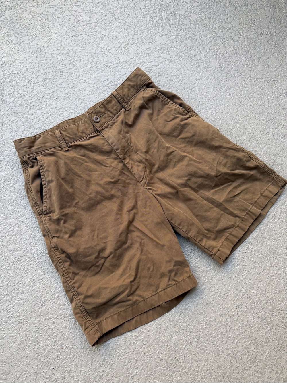 Uniqlo Men's Tan Flat-Front Chino Shorts